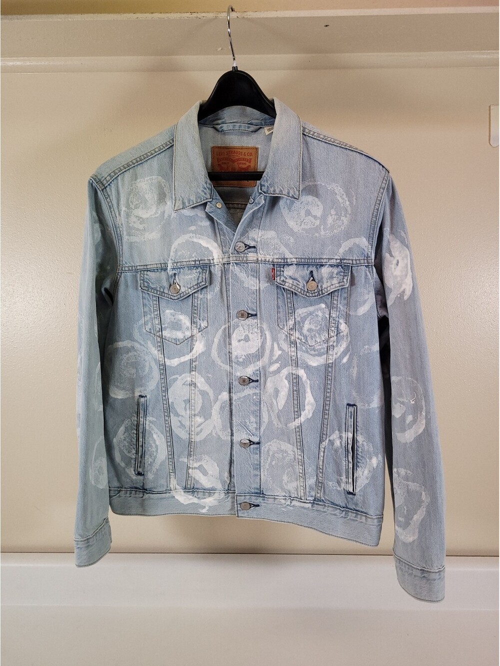 Levis custom eyeball print jacket large blue denim jacket